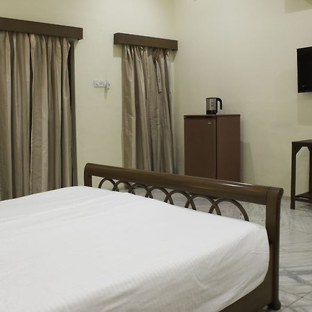 Turf Club House Hotel Pune Luaran gambar