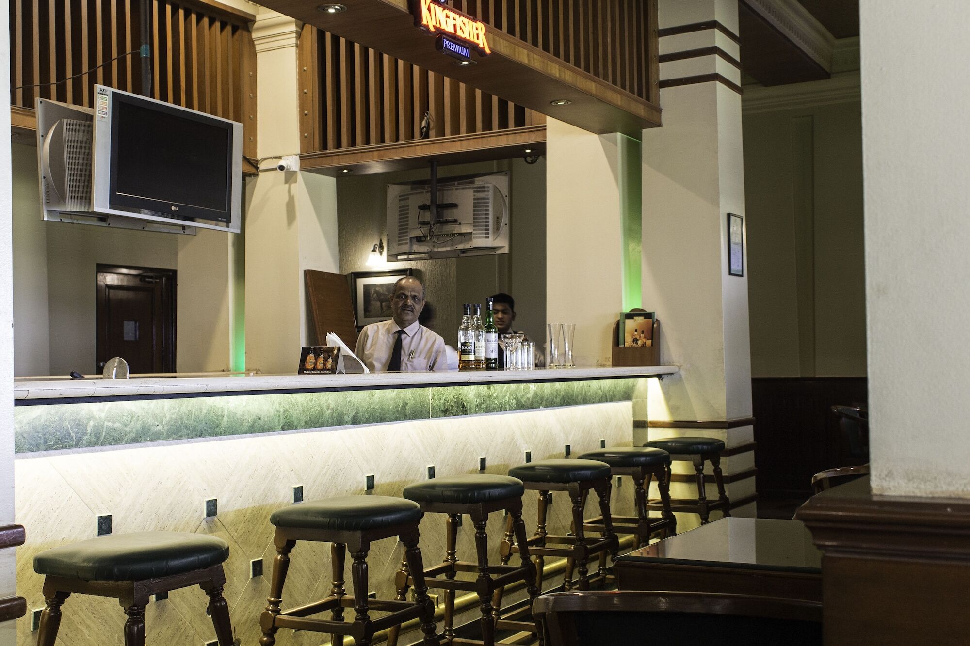 Turf Club House Hotel Pune Luaran gambar